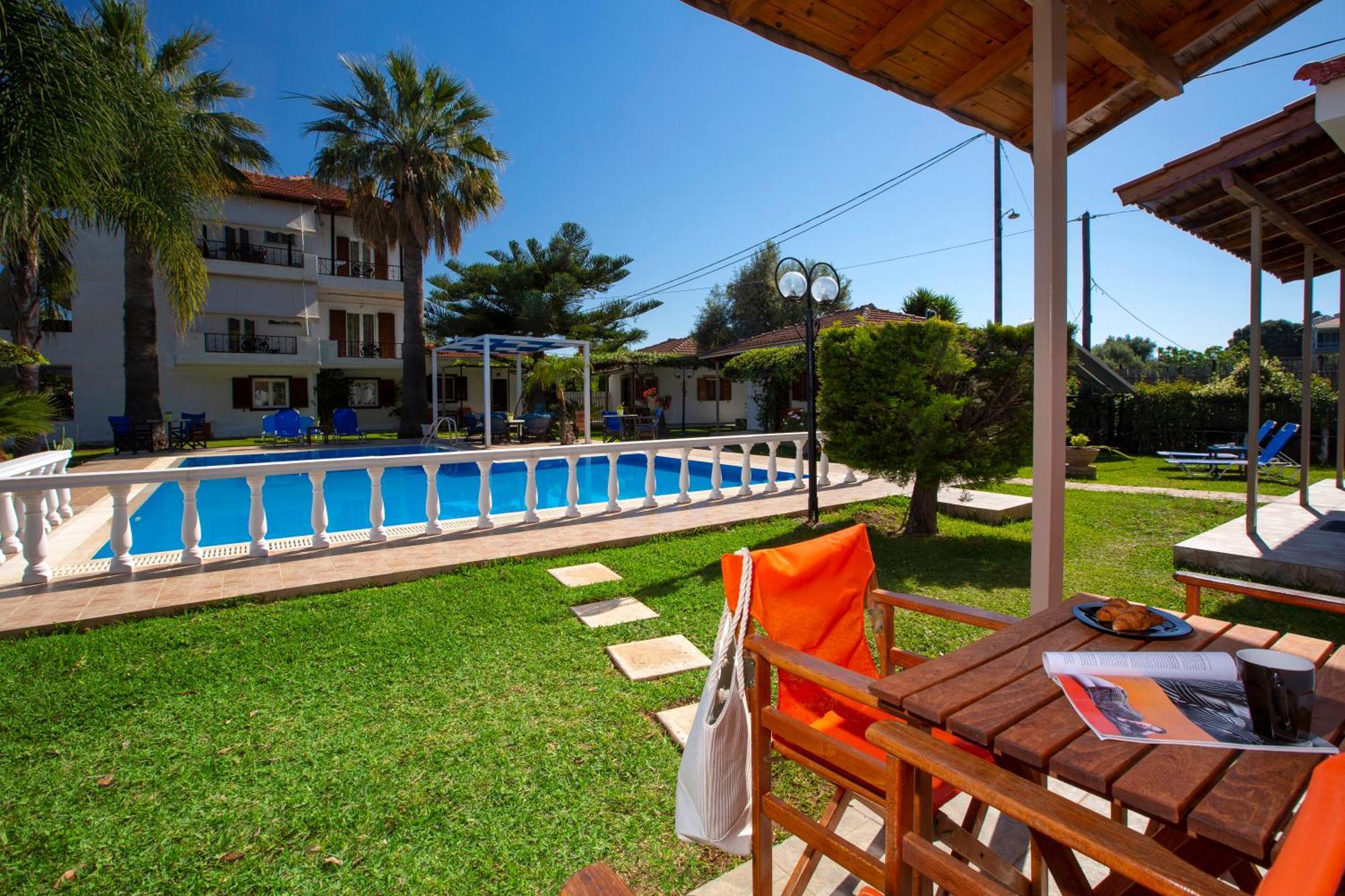 Villa Dimitris Apartments & Bungalows Frínion 外观 照片