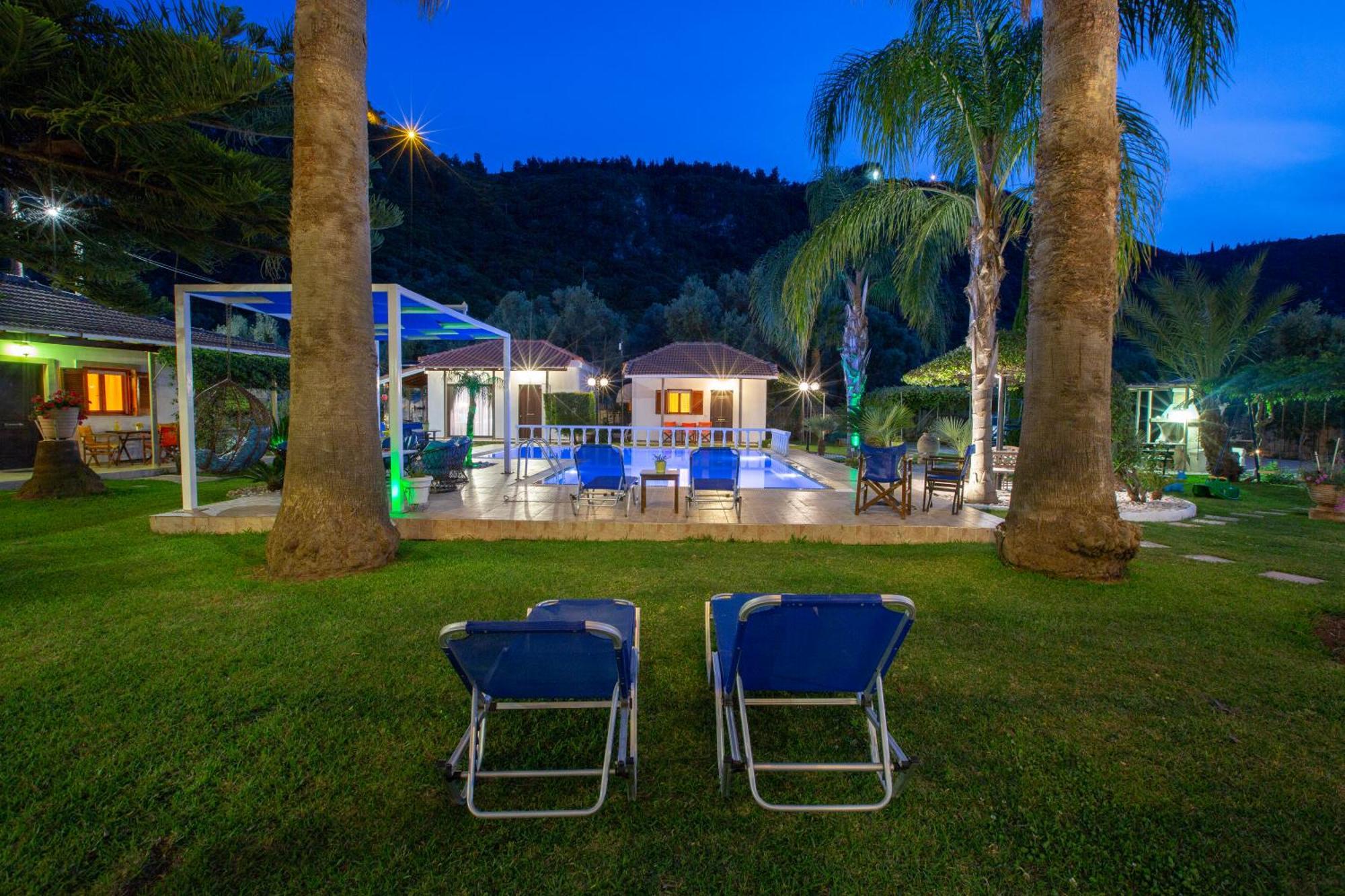 Villa Dimitris Apartments & Bungalows Frínion 外观 照片