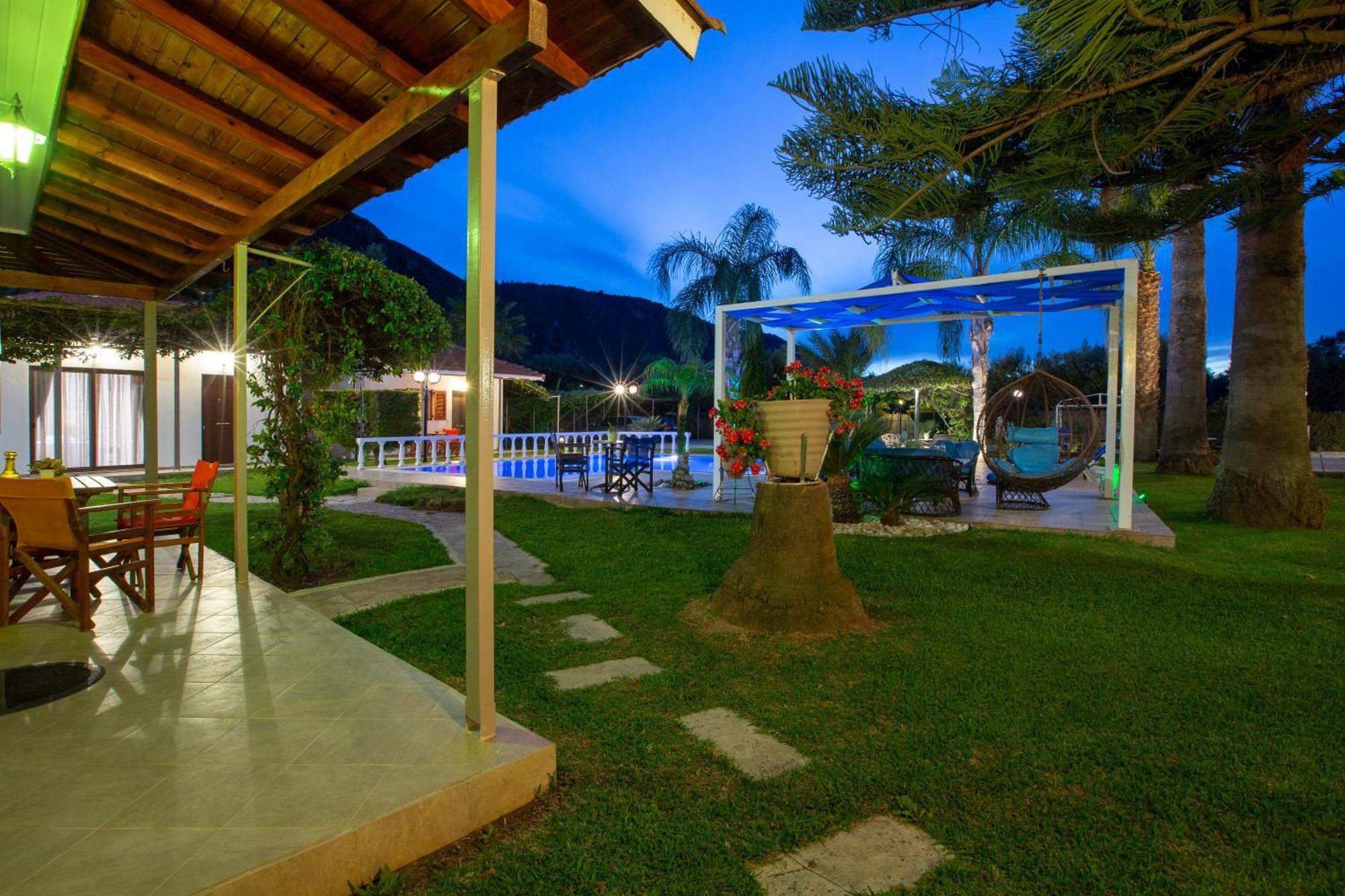 Villa Dimitris Apartments & Bungalows Frínion 外观 照片