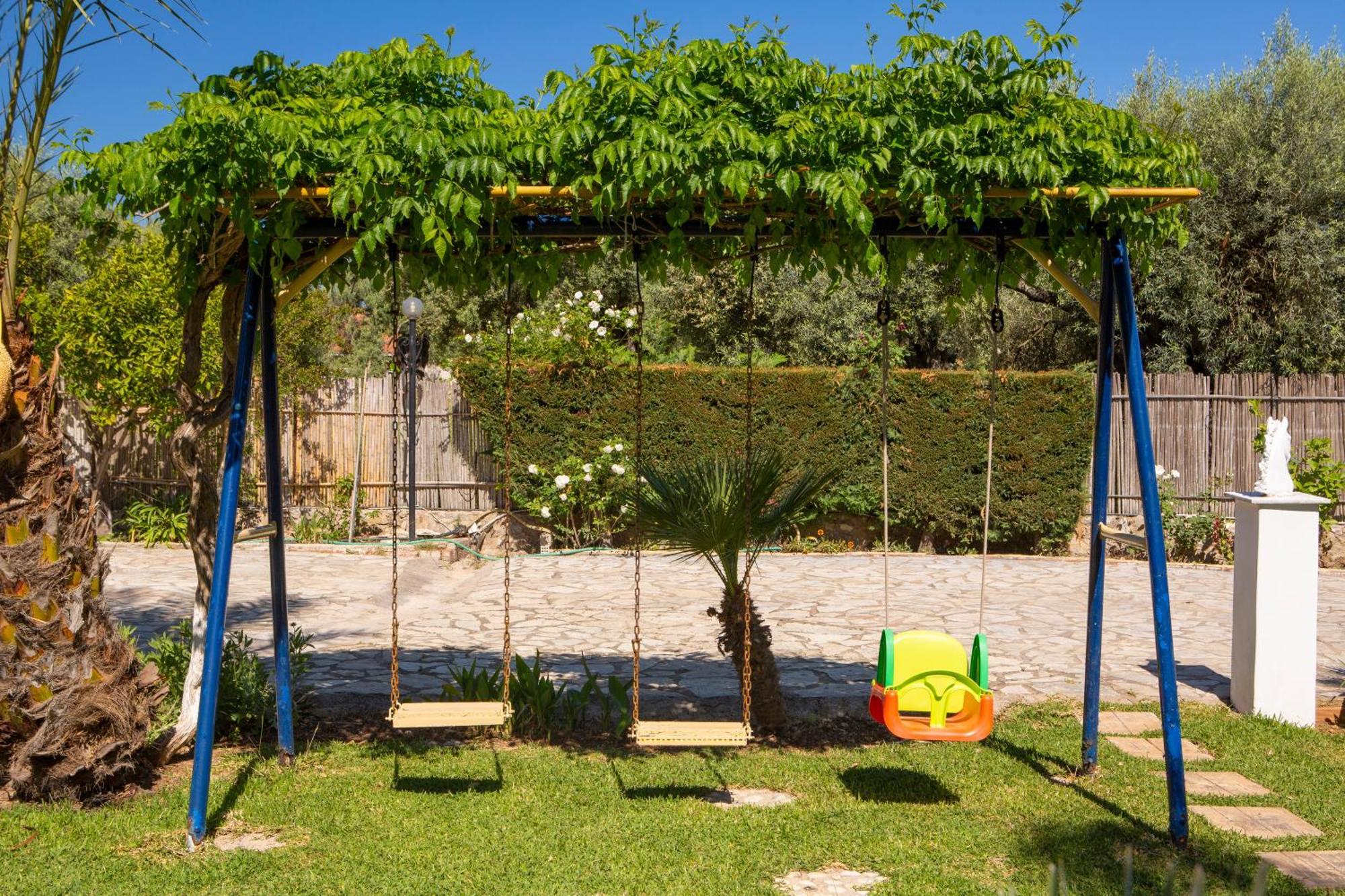 Villa Dimitris Apartments & Bungalows Frínion 外观 照片