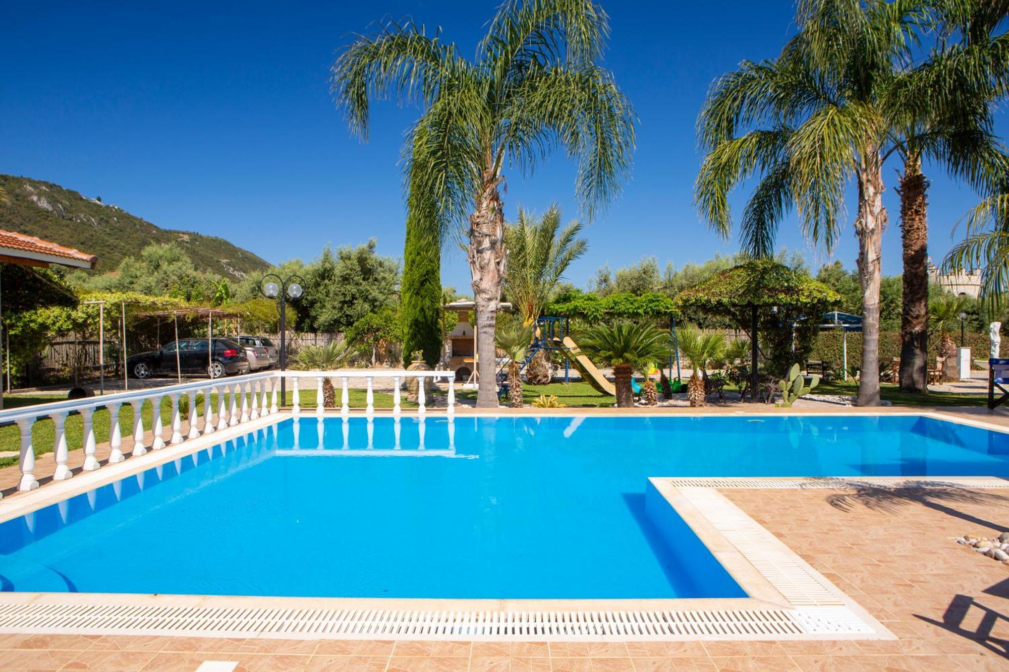 Villa Dimitris Apartments & Bungalows Frínion 外观 照片