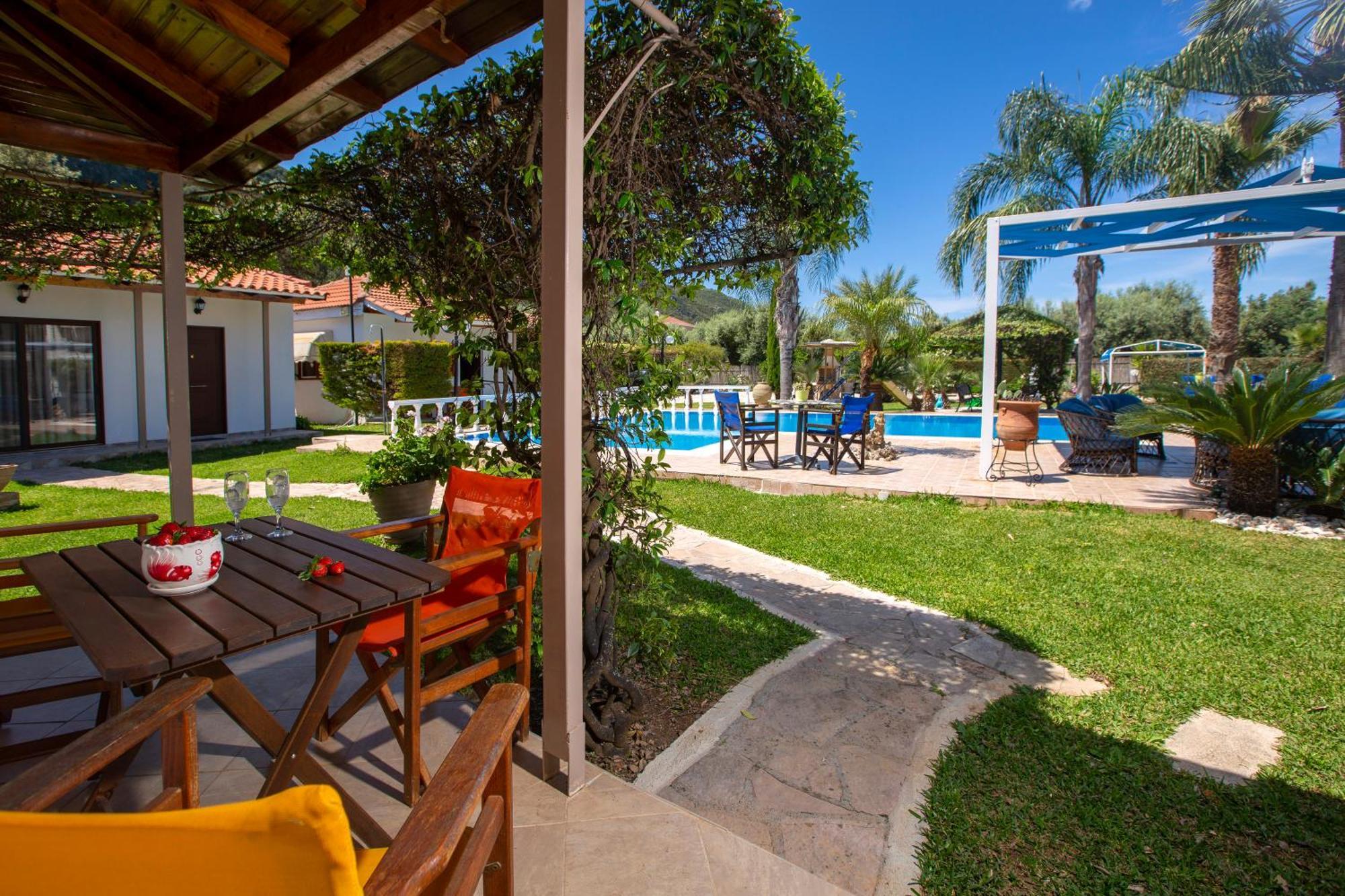 Villa Dimitris Apartments & Bungalows Frínion 外观 照片