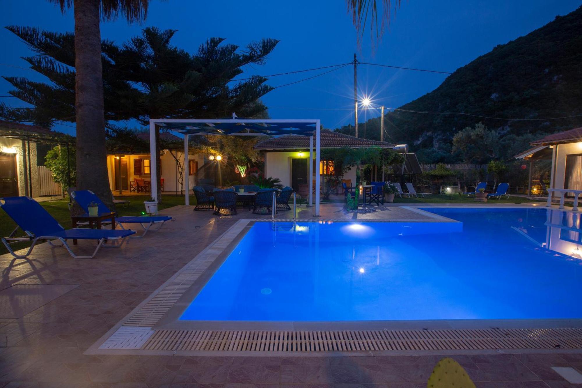 Villa Dimitris Apartments & Bungalows Frínion 外观 照片