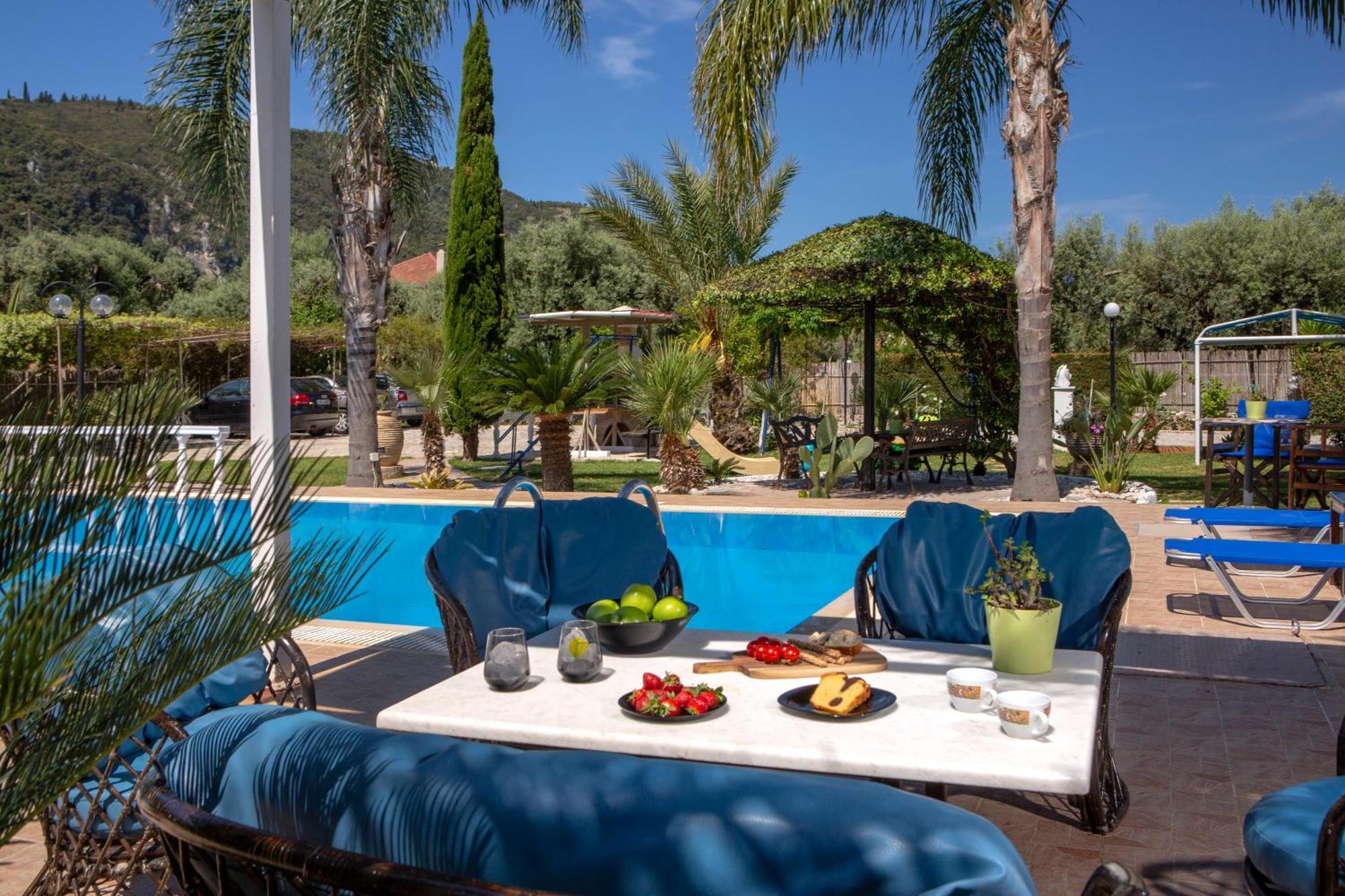 Villa Dimitris Apartments & Bungalows Frínion 外观 照片