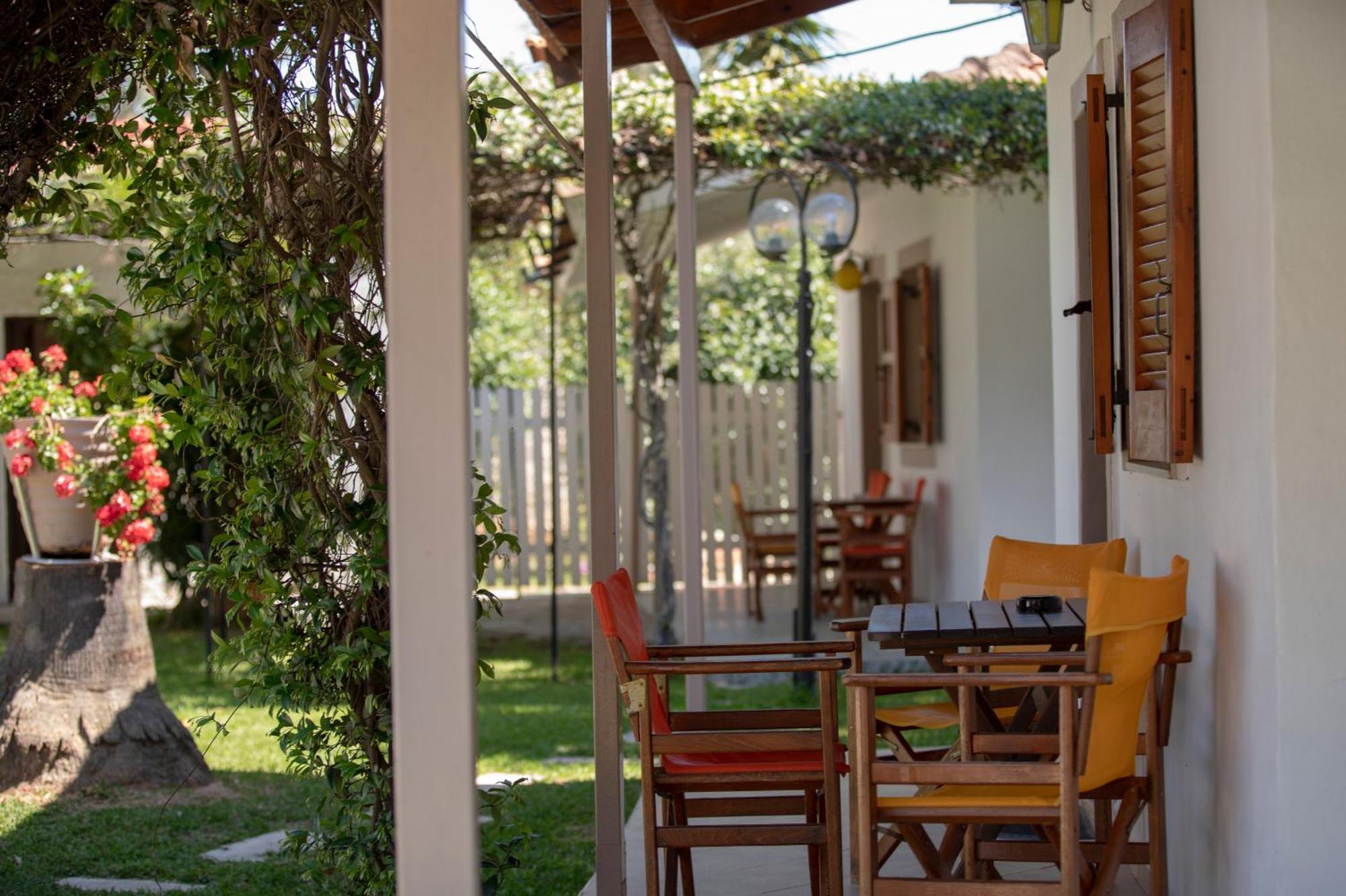 Villa Dimitris Apartments & Bungalows Frínion 外观 照片