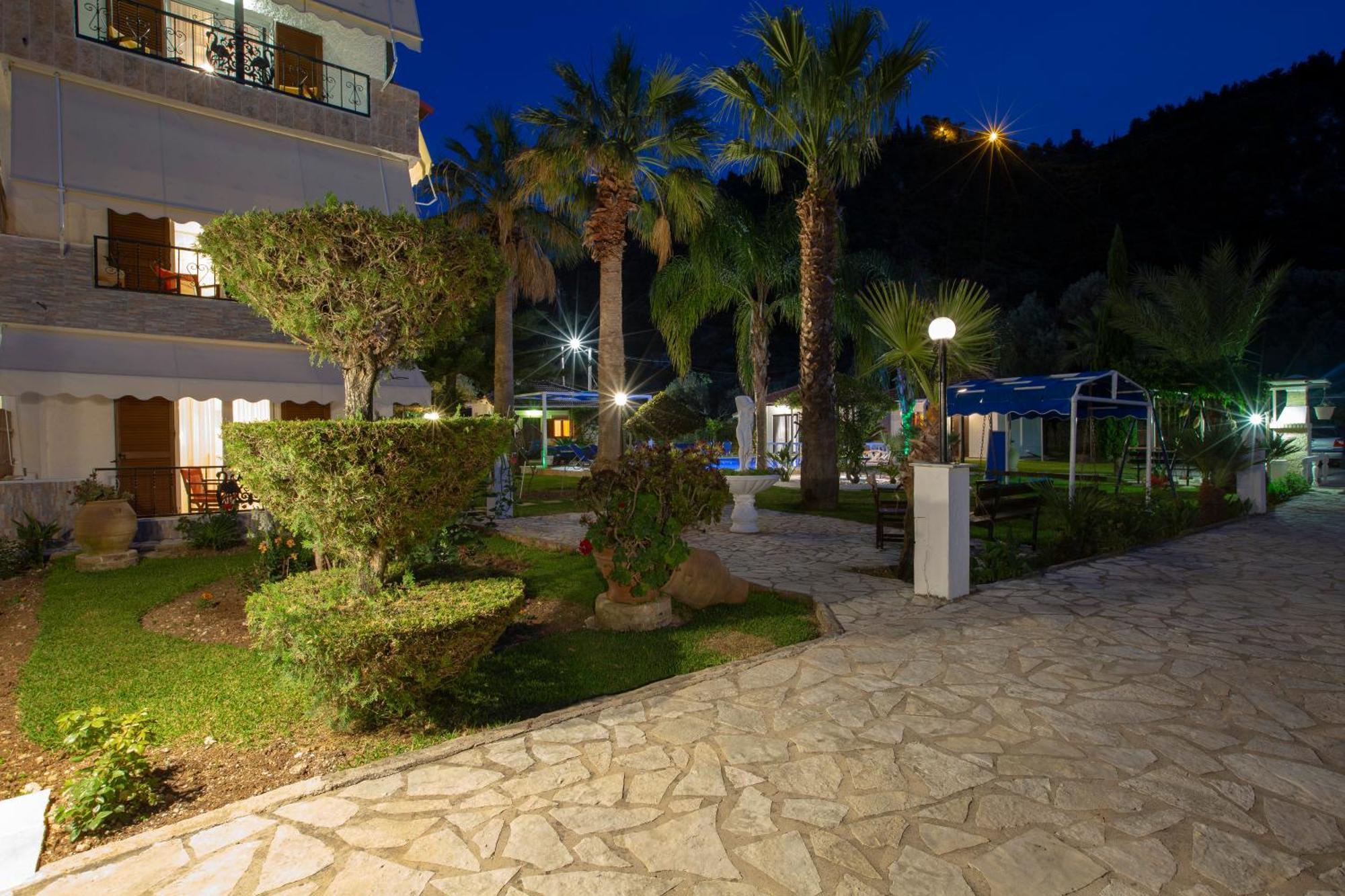 Villa Dimitris Apartments & Bungalows Frínion 外观 照片