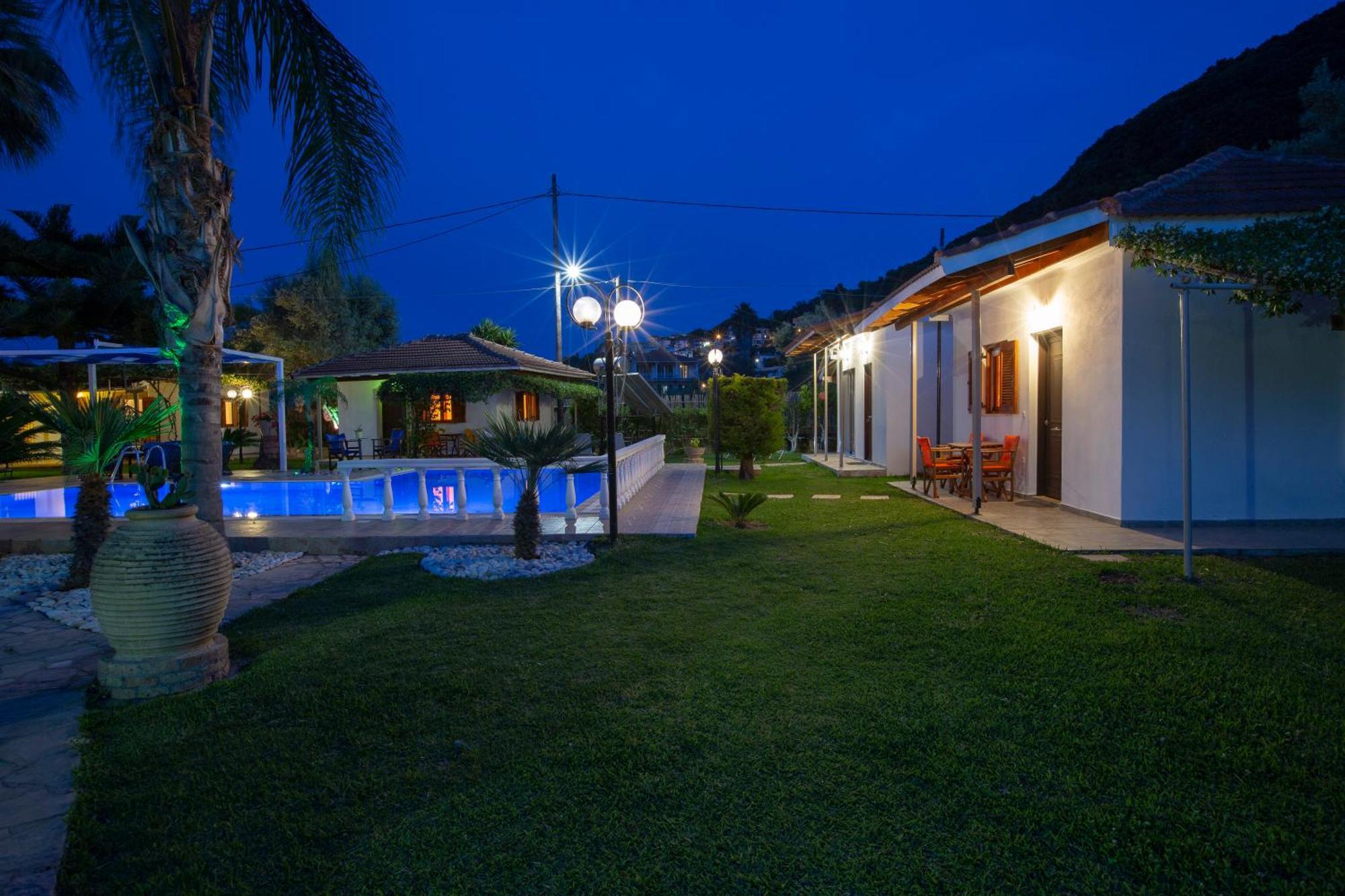 Villa Dimitris Apartments & Bungalows Frínion 外观 照片