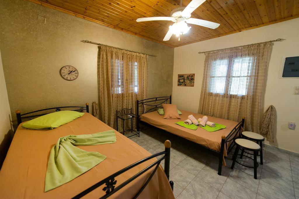 Villa Dimitris Apartments & Bungalows Frínion 外观 照片