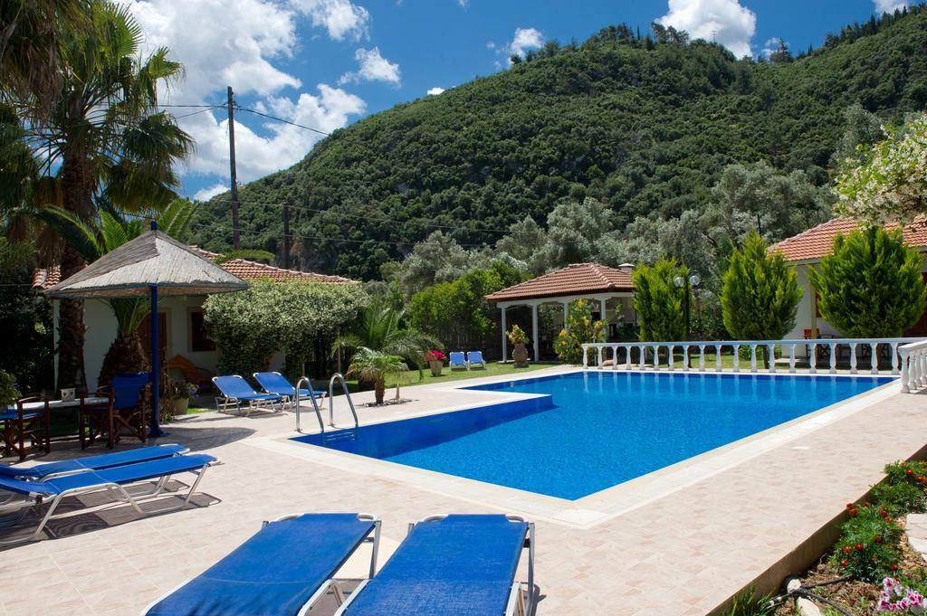 Villa Dimitris Apartments & Bungalows Frínion 外观 照片